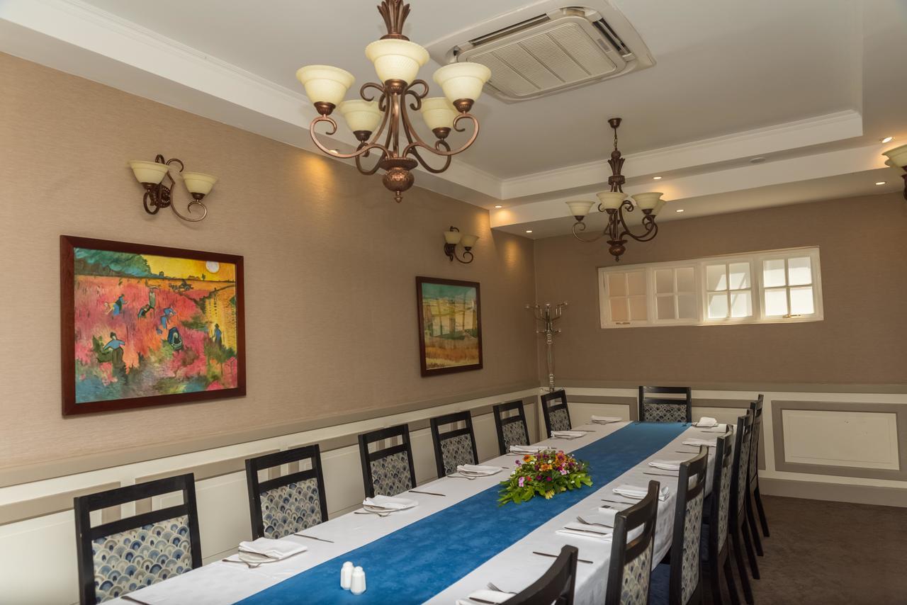 Sunbird Capital Hotel Lilongwe Exterior photo